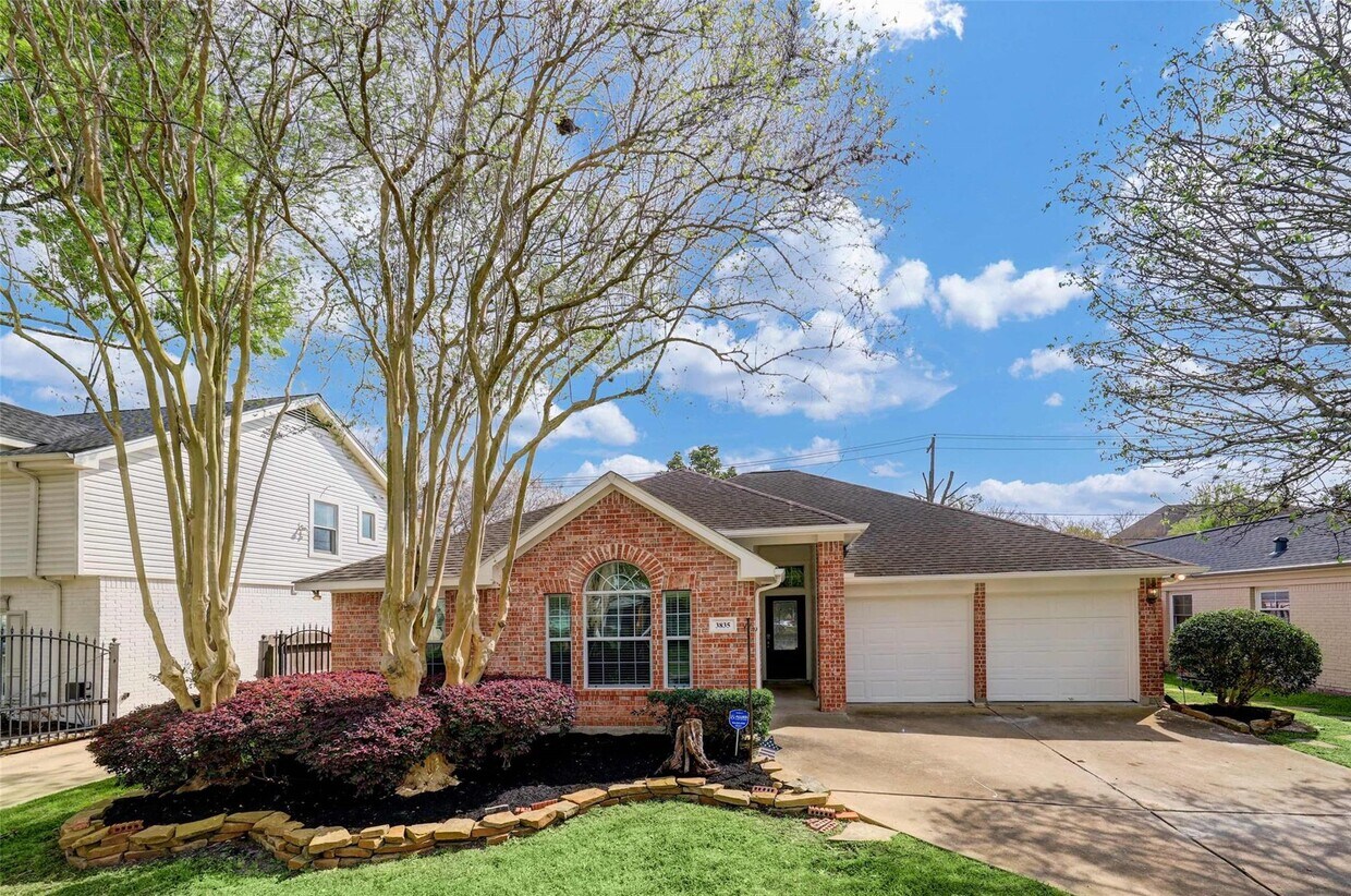 Foto principal - 3835 Riley St