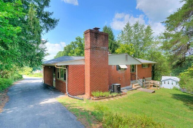 Foto del edificio - 100 9th Ave