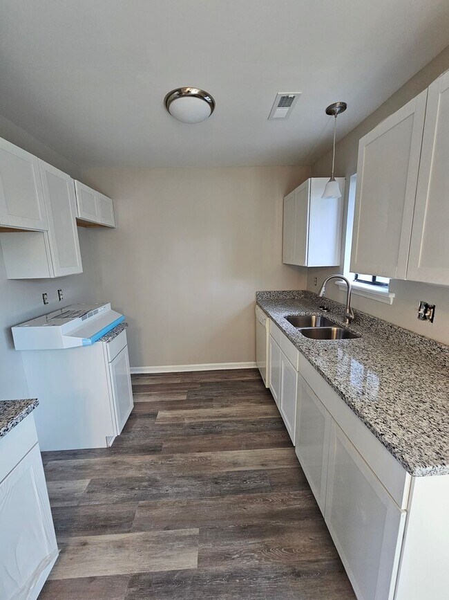Foto del edificio - Newly Renovated 2 Bedroom Off Of GumBranch