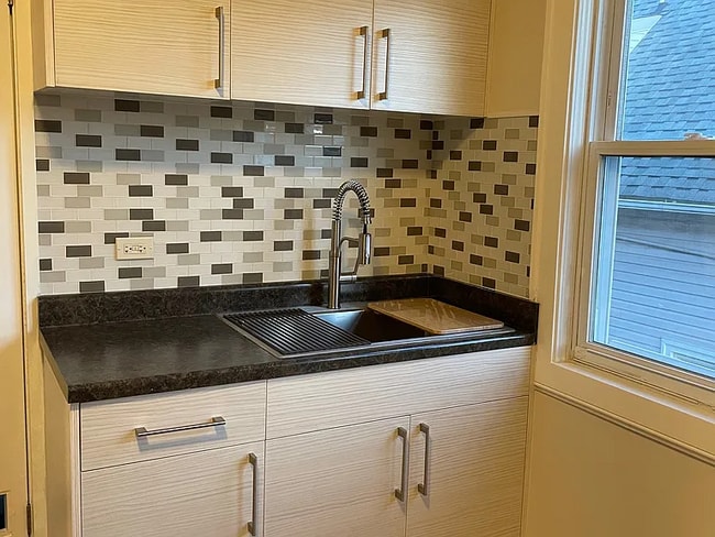 Foto del edificio - 1022 N Menard Ave