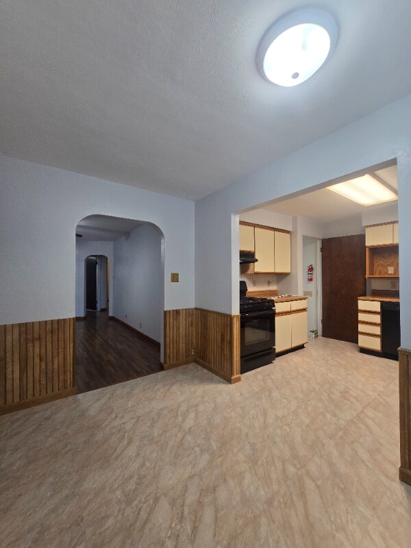 Foto del edificio - 804 N Grand Ave W