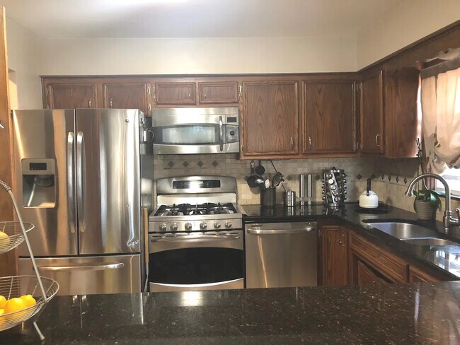 Foto del edificio - 4656 Custer Ave