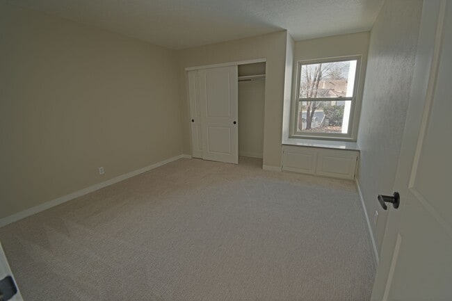 Building Photo - Newly UPDATED 3BD/2BA Available NOW!