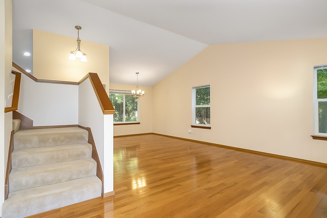 Building Photo - 3 bedroom home in Convenient Silverdale Location!