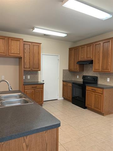 Building Photo - 441 Niagara Falls Dr
