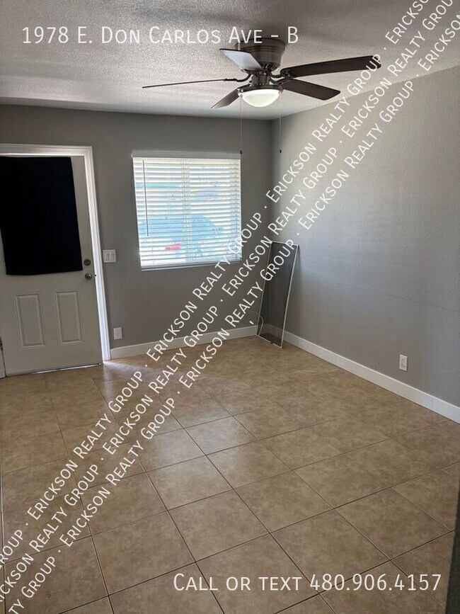 Foto del edificio - 1978 E Don Carlos