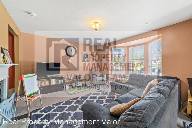 Foto del edificio - 3 br, 2.5 bath House - 8632 Chester Prkwy