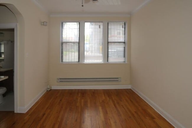 Building Photo - 4611 N Paulina