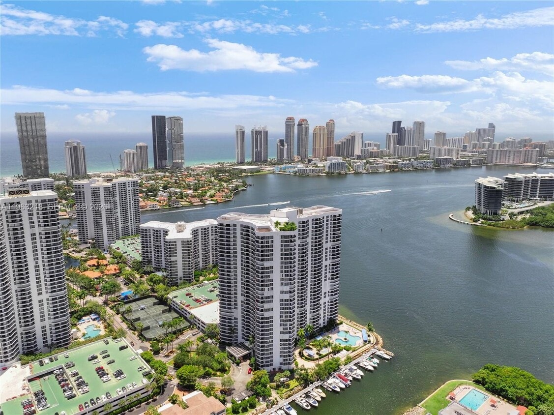 Photo - 3530 MYSTIC POINTE DR #1406 AVENTURA, FL 33180