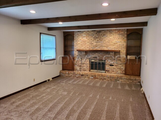 Foto del edificio - 3136 Adirondack Dr NE