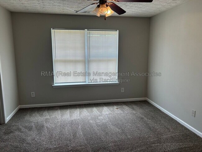 Foto del edificio - 1768 Carrington Dr