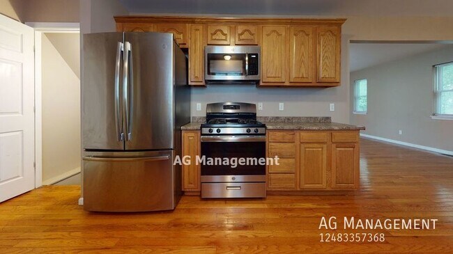 Foto del edificio - 26 N Roselawn St. - Large 4Bed/2.5 Bath w/...