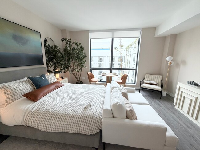 Building Photo - 113 NW 24th St