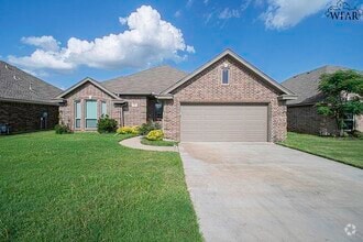 Building Photo - 5007 Southfork Dr
