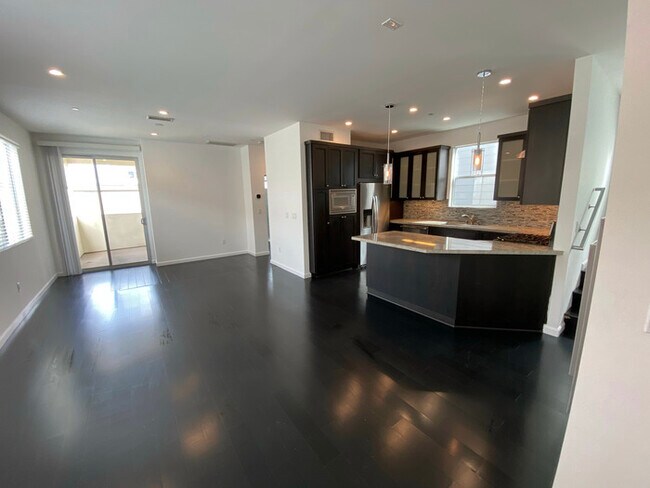 Foto del edificio - Newport Beach Balboa Peninsula Condo 2-car...