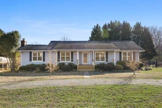 Building Photo - 136 Edith Dr