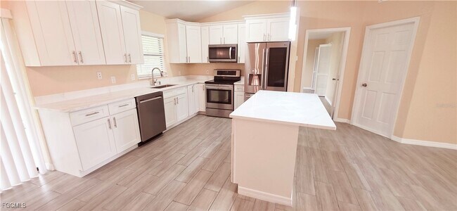 Foto del edificio - 930 SW 34th St