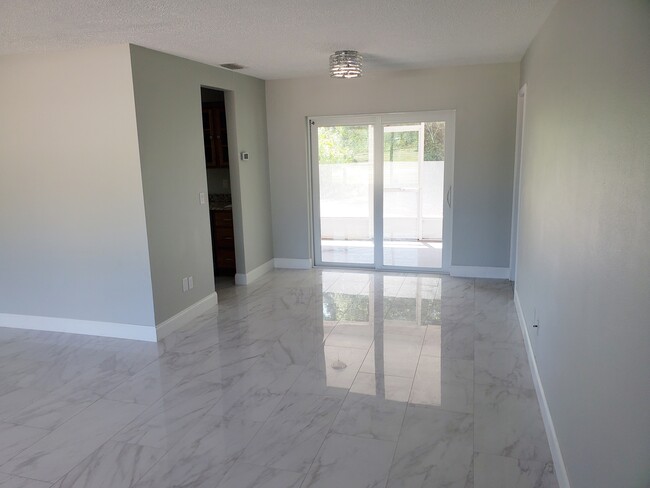 Building Photo - 1257 NE Sago Dr