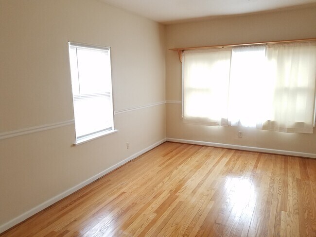 Foto del edificio - 5425 Webster St