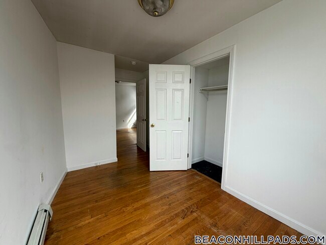 Building Photo - 44A Joy St