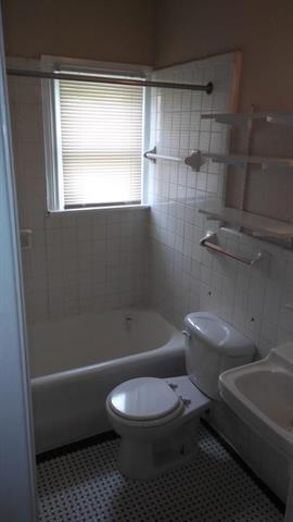 Foto del edificio - 5906 Oram St