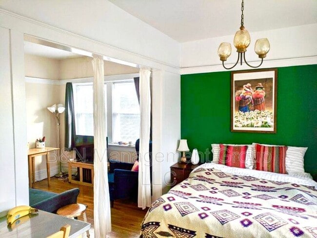 Photo - 1061 W Dakin St Apartment