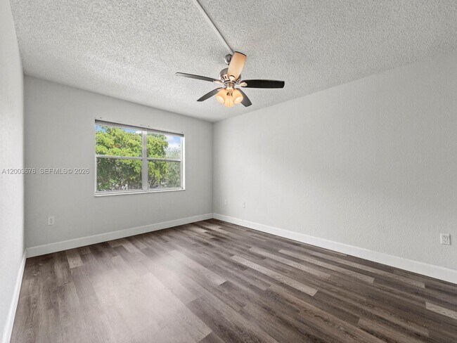 Building Photo - 4235 N University Dr