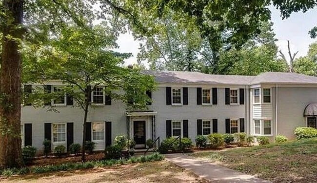 Building Photo - 335 Wakefield Dr
