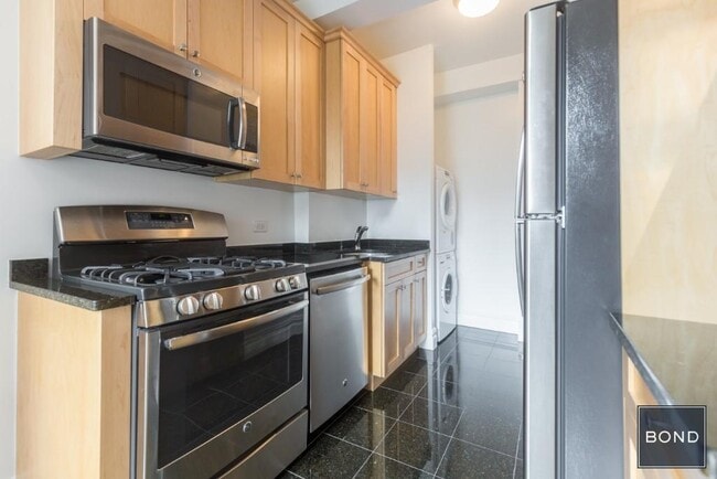 Building Photo - 115 E 92nd St
