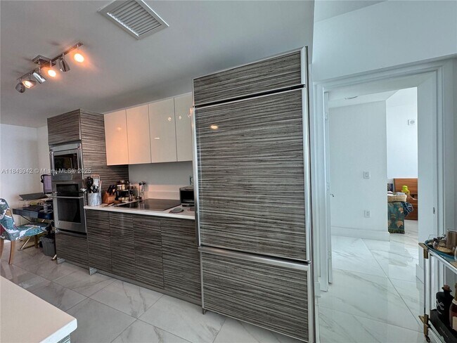 Foto del edificio - 460 NE 28th St