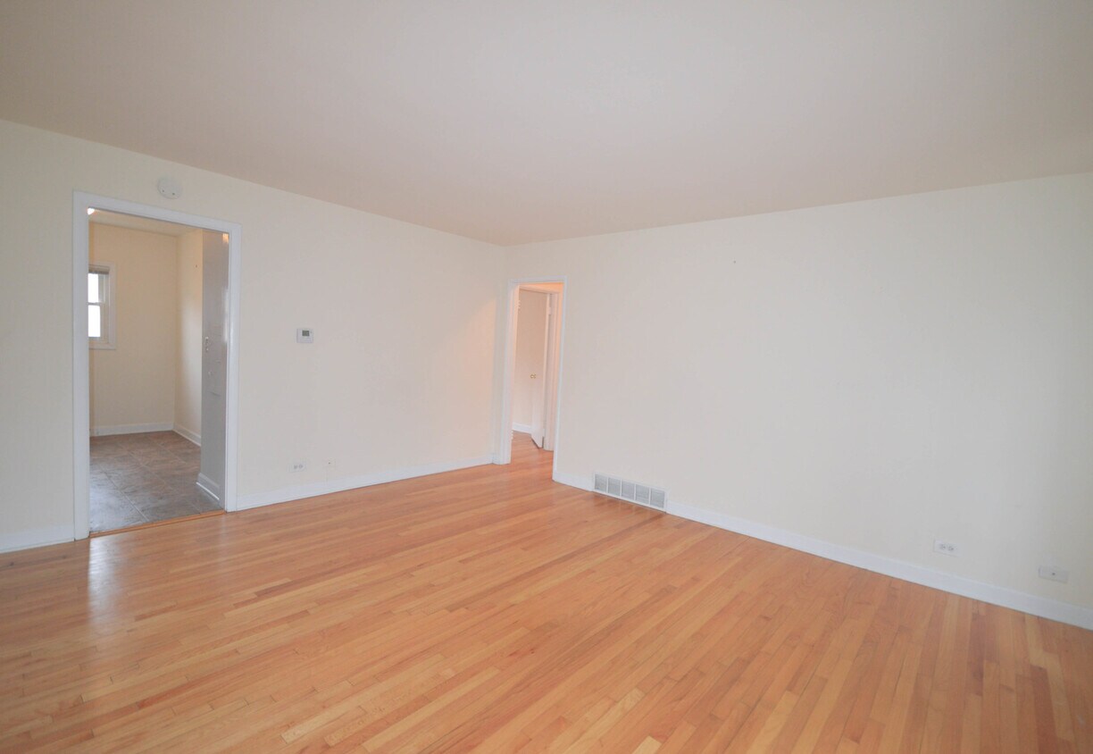Primary Photo - 1153 Deerfield Rd