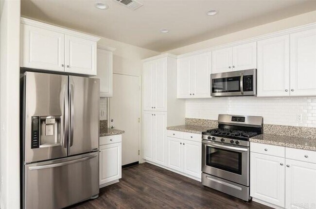 Building Photo - 264 Oberlander Way