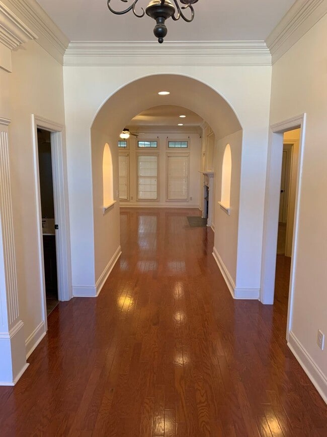 Building Photo - 4 br, 3.5 bath House - 105 Lightning Bug C...