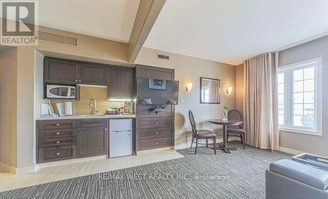 Building Photo - 90-2090 Highland Dr