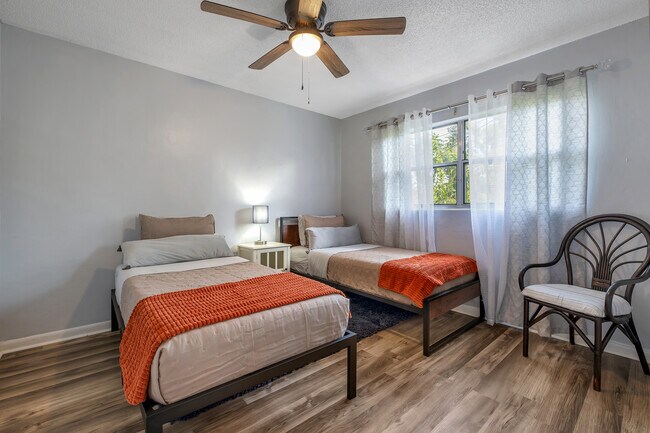 Foto del edificio - 318-330 W Harrison St