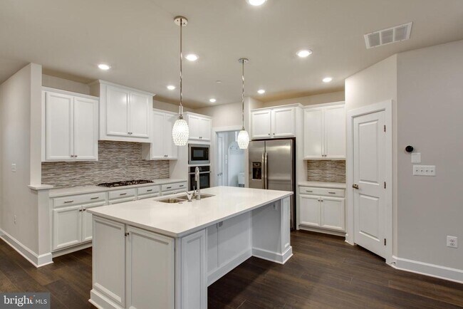 Foto del edificio - 10363 Puccini Ln