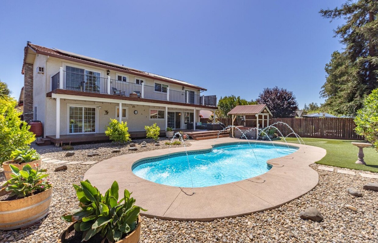 Primary Photo - 5741 Davis Cir