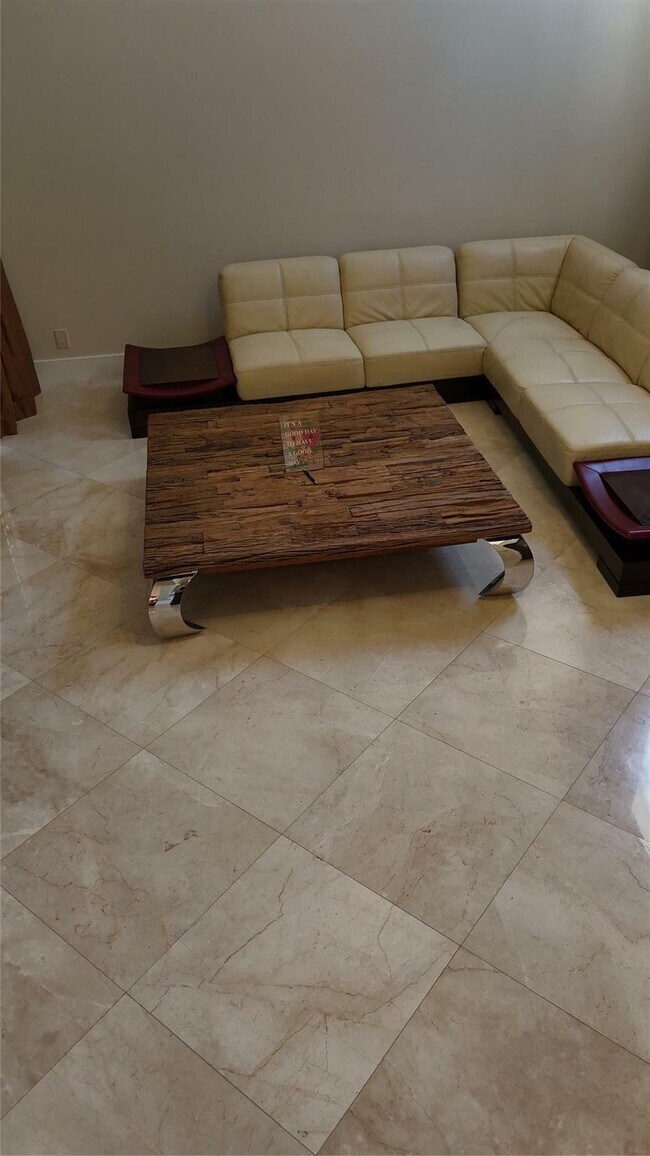 Building Photo - 6733 NW 81st Ct