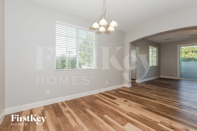 Foto del edificio - 940 S Henry Ln