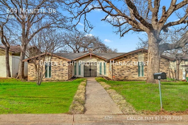 Photo - 609 Monette Dr House