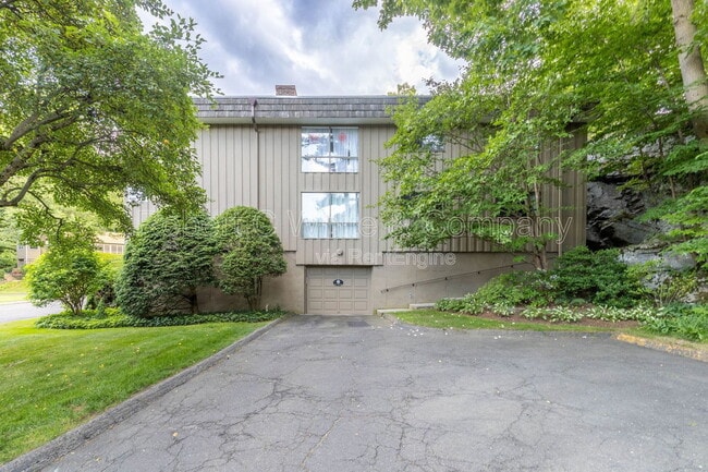 Foto del edificio - 102 Ledgebrook Dr