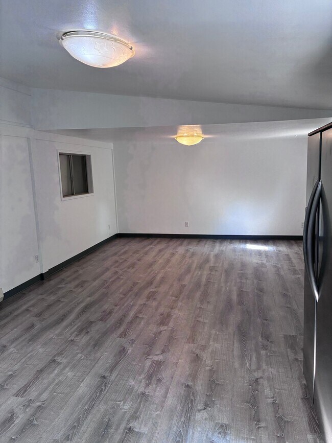 Foto del edificio - 915 NE 11th St