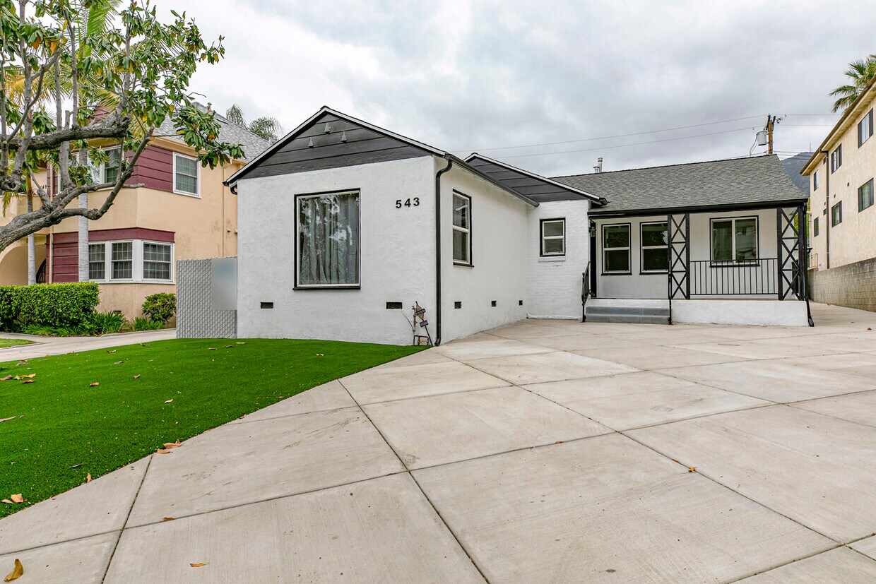 Primary Photo - 543 Glenwood Rd