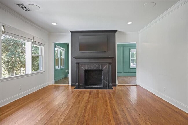 Building Photo - 2134 Beecher Cir SW