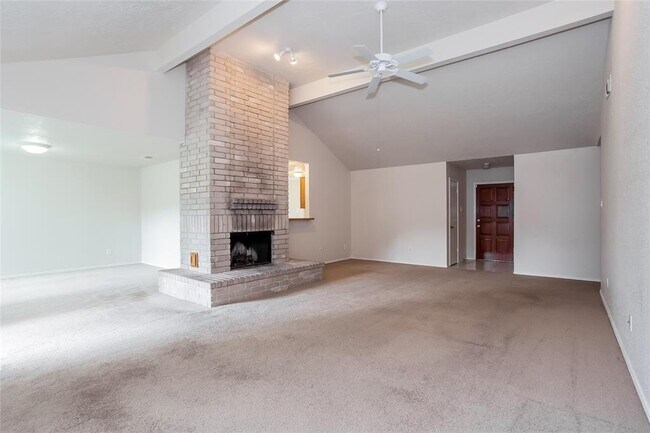 Foto del edificio - 1331 Three Forks Dr