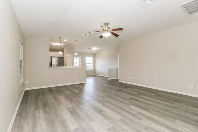 Building Photo - 223 Legends of Hutto Tr