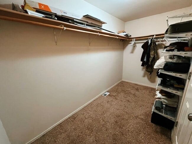 Foto del edificio - Spacious and Bright Eagle River Home with a Gorgeous View!