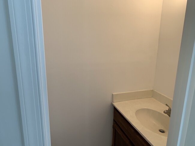 Building Photo - 7109 Kurth Ln