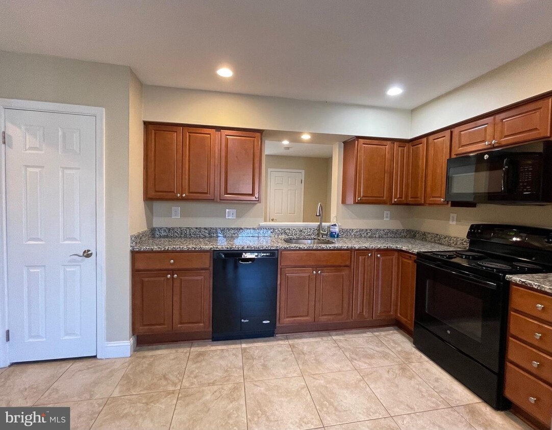Primary Photo - 303 N Snowdon Ct