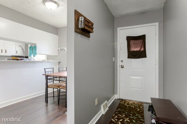 Building Photo - 2 br, 1 bath House - 5310 W Kingsley St